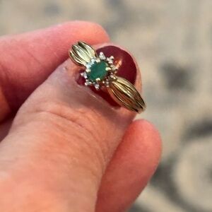 Elegant Gold and Emerald Gemstone Ring, size 6